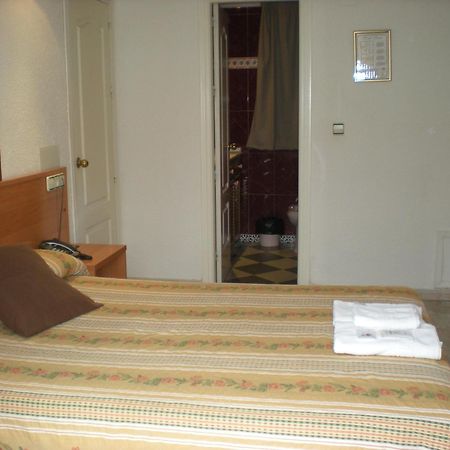 Hotel New Sanz Torremolinos Bagian luar foto